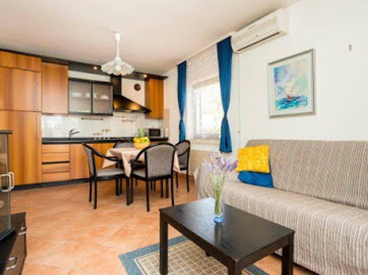 Apartment Maui Malinska Eksteriør billede